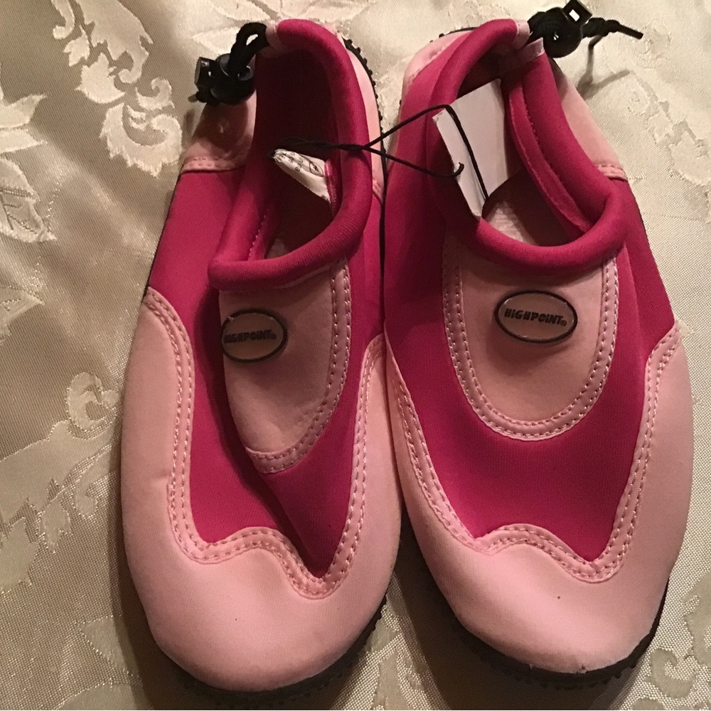 High point Water Pink Shoes In Size 4